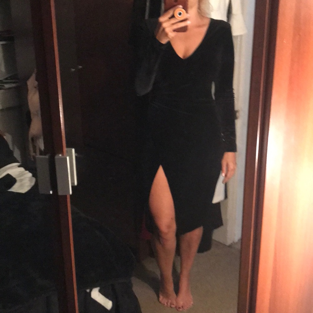 Black Halo Miramar Velvet Sheath Dress